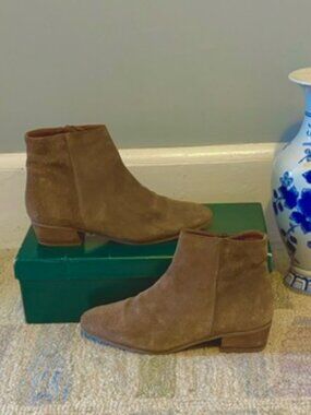 Aquatalia Women's Fuoco Taupe Suede Side Zip Classic Ankle Booties, Size 7